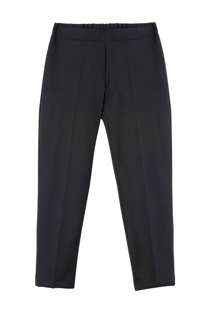 PANTALONE CON ELASTICO DIETRO