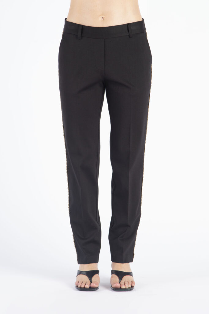PANTALONE STRETTO CON APPLICAZIONE