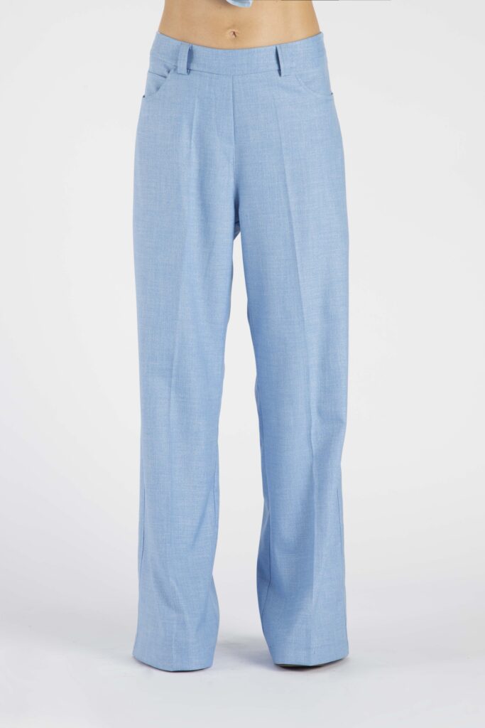 PANTALONE LARGO CON ELASTICO DIETRO