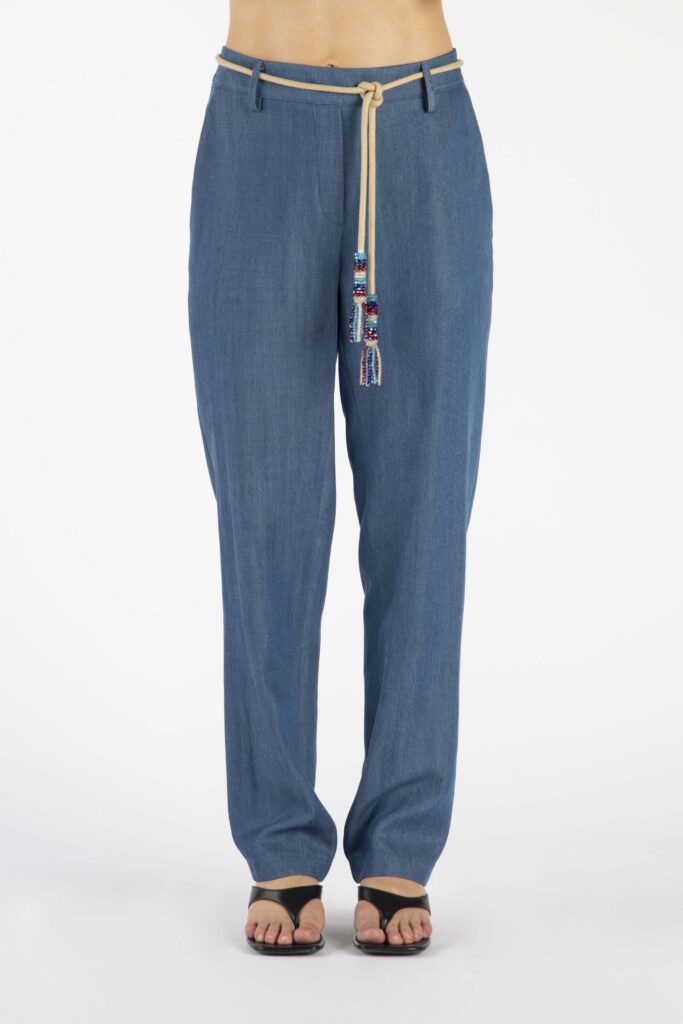 PANTALONE STRETTO CON ACCESSORIO