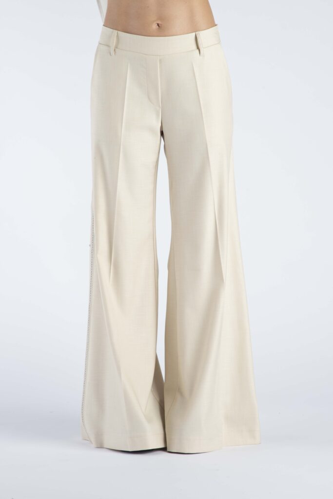 PANTALONE BAGGY CON APPLICAZIONE